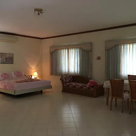 Peaceful Homestay Rawai Exterior photo